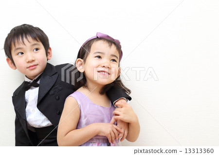Cute couple (regular child) Cute couple (regular child) 13313360