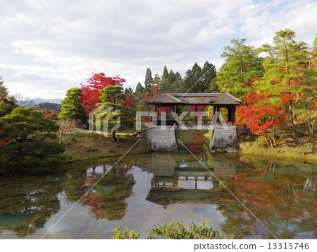 yokuryu-chi pond, Japanese Gardens, japanese-style garden 13315746