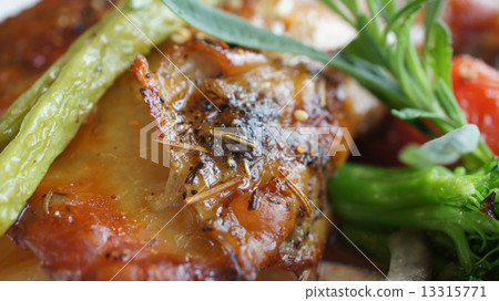 美食 13315771