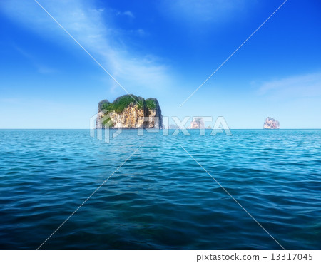 islands in Andaman sea Thailand 13317045