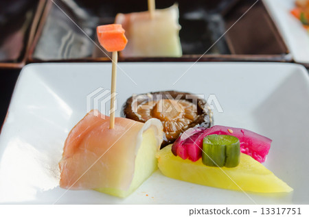 seafood and melon 13317751