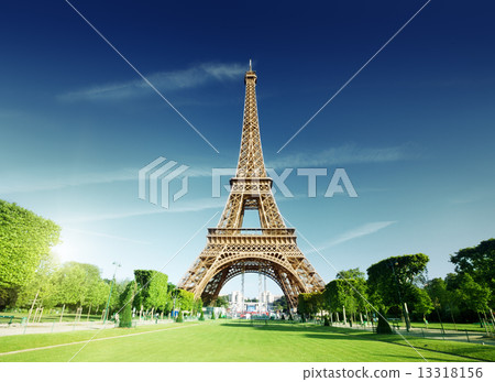 sunny morning and Eiffel Tower, Paris, France sunny morning and Eiffel Tower, Paris, France 13318156