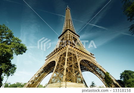 Eiffel Tower, Paris, France Eiffel Tower, Paris, France 13318158