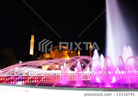 Hagia Sophia and fountain 13318745