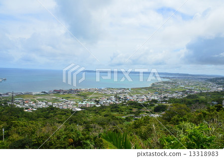 Sea of Okinawa viewed from Nakagusuku Castle Ruins (Kitakanjo village, Nakagusuku village, Nakagami gun, Okinawa Prefecture) 13318983