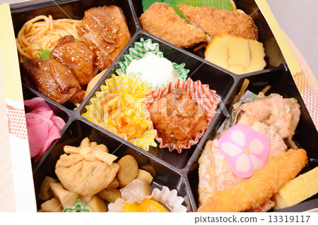 Various packed delicious box lunch 13319117