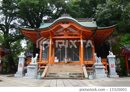 Worship Palace of Wakamiya Inari Shrine (near Kameyama company / 2 gallery, Irinbayashi Nagasaki city Nagasaki prefecture) Worship Palace of Wakamiya Inari Shrine (near Kameyama company / 2 gallery, Irinbayashi Nagasaki city Nagasaki prefecture) 13320001