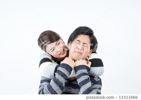 A couple fight) A couple fight) 13321666