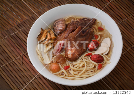 Duck noodle food 13322543