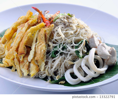 fried rice noodles with Seafood 13322791
