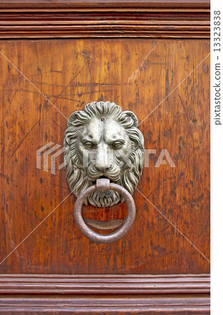 Old Door knoker 13323838