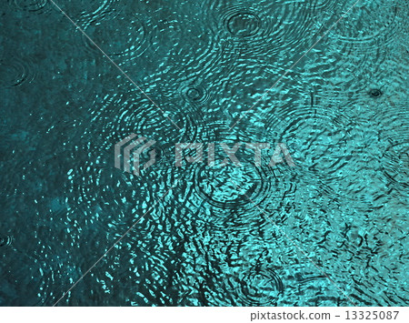 green water surface starting rain green water surface starting rain 13325087