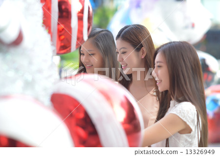 shopping season shopping season 13326949