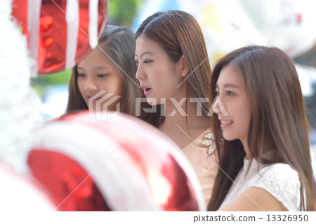 shopping season shopping season 13326950