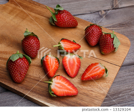 strawberry strawberry 13329104