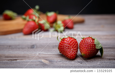 strawberry strawberry 13329105