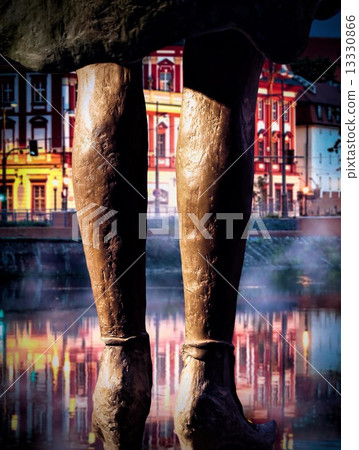 Woman 's legs 13330866