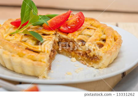 home made beef pie home made beef pie 13331262