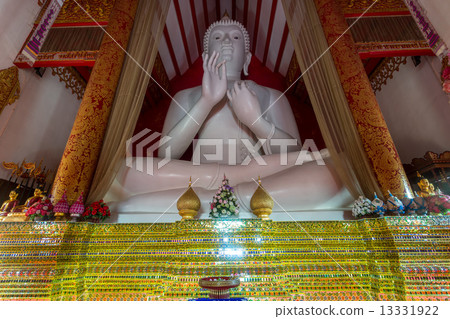 Interior of Wat Mangkol Thawararam (Wat Khrua Khrae), horizontal 13331922