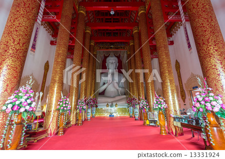 Interior of Wat Mangkol Thawararam (Wat Khrua Khrae), horizontal 13331924