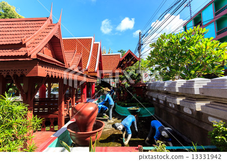 Wat Klang Wiang temple, ChiangRai at sunny day 13331942