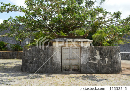 Shuri Mori Utaki（首里城/ Shuri Naha City，沖繩縣） 13332243