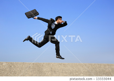 Happy business man run Happy business man run 13333044