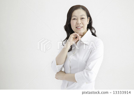 Women in forties refreshing and speechless natural light portrait Women in forties refreshing and speechless natural light portrait 13333914