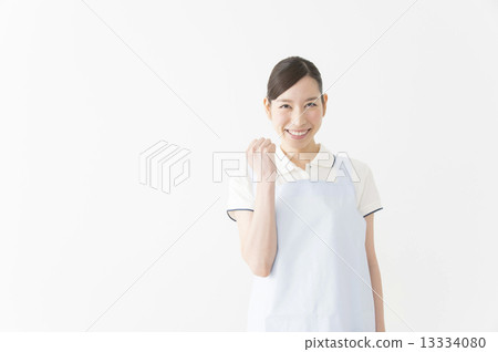 扮演膽量姿勢的照顧者 13334080