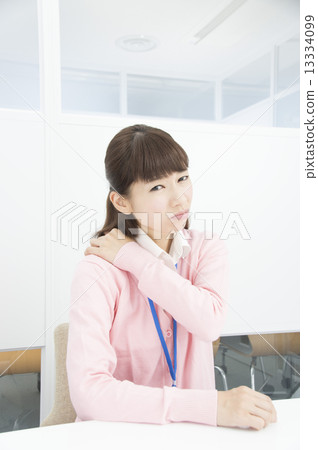 Stiff shoulder Stiff shoulder 13334099