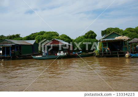 Tonle Sap Lake (Angkor Wat) 13334223