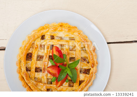 home made beef pie 13339241