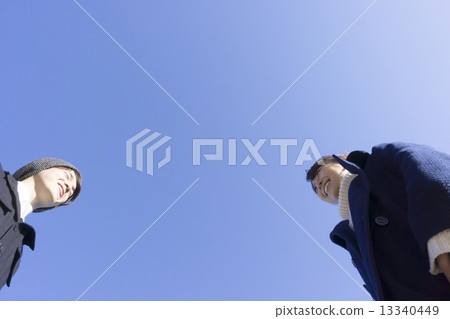 Couple image Sunny blue sky Background general purpose staring Couple image Sunny blue sky Background general purpose staring 13340449