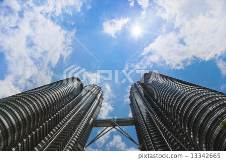 Twin towers, sky and sun - Kuala Lumpur Twin towers, sky and sun - Kuala Lumpur 13342665