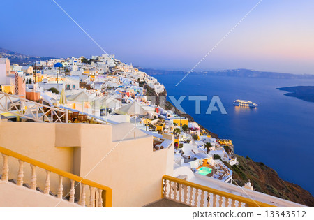 Santorini sunset - Greece Santorini sunset - Greece 13343512
