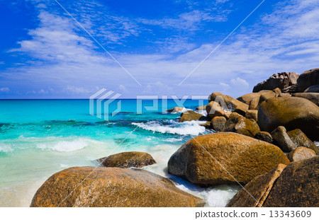Tropical beach at island Praslin, Seychelles 13343609