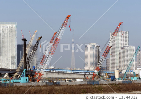 High rise tower apartment and Tokyo sky tree hoping from Akiaki Shinkai subcenter of construction rush 13344312