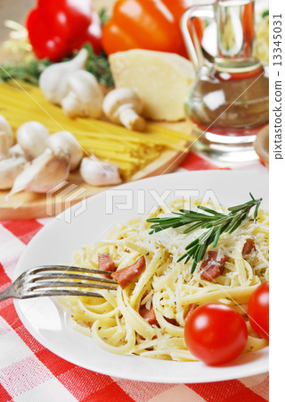Pasta carbonara on the wooden table Pasta carbonara on the wooden table 13345031