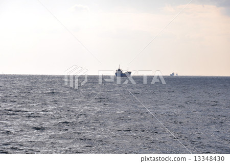 Ship 13348430