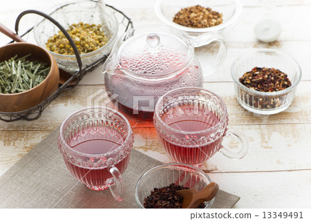 Rose hip tea and hibiscus tea 13349491