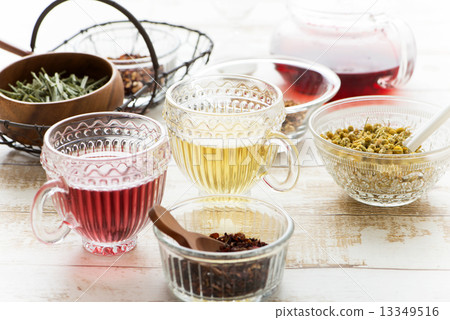 Chamomile tea and rose hip tea 13349516