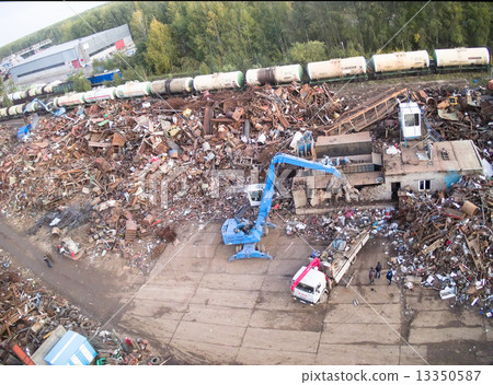 Lifting equipment works on scrap metal 13350587