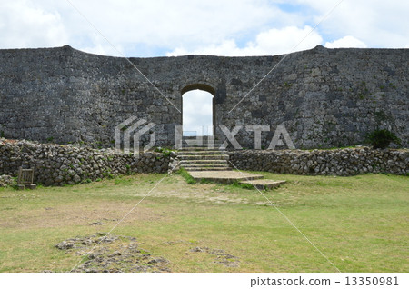 World Heritage Nakagusuku castle ruins (Nakagakujo village in Nakagami-gun, Okinawa Prefecture, Nakagusuku village) World Heritage Nakagusuku castle ruins (Nakagakujo village in Nakagami-gun, Okinawa Prefecture, Nakagusuku village) 13350981