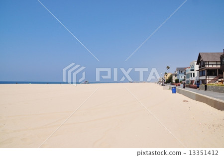 Manhattan Beach sandy beach Manhattan Beach sandy beach 13351412