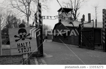 Auschwitz Auschwitz 13353273