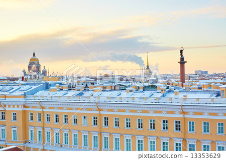 Scenic view of the Palace square in St. Petersburg Scenic view of the Palace square in St. Petersburg 13353629