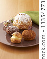 Cream puff 13354773