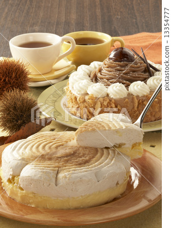 Mont Blanc Cake 13354777