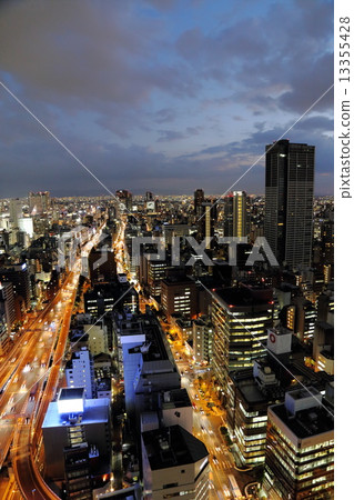Night view of city (Osaka skyscraper group) Night view of city (Osaka skyscraper group) 13355428