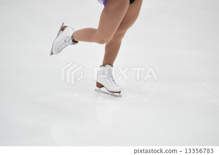 Figure skating slide 13356783